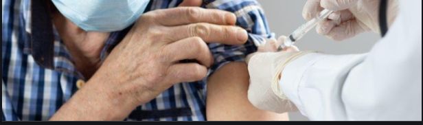 COVID-19 : vers une seconde dose de rappel vaccinal pour les plus de 65 ans les plus à risque